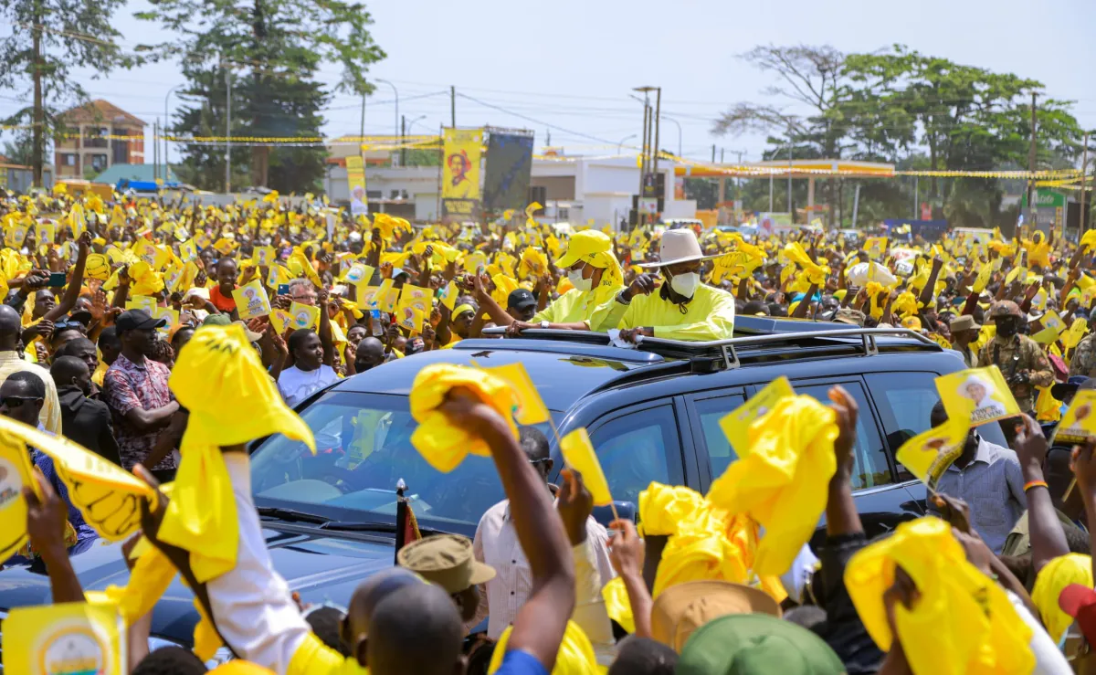 Museveni campaigns in Entebbe, pledges funds for fishermen and market vendors