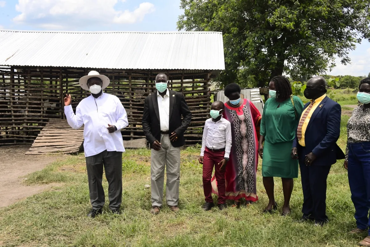 President Museveni praises model farmers in West Nile Sub-region as he begins tour