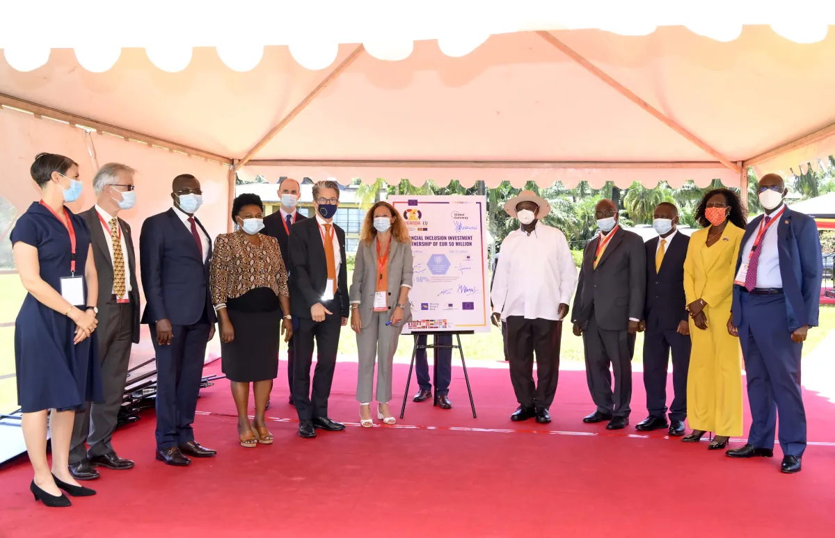 President Museveni awards brave man who captured assailants responsible for killing Ndiga Clan head