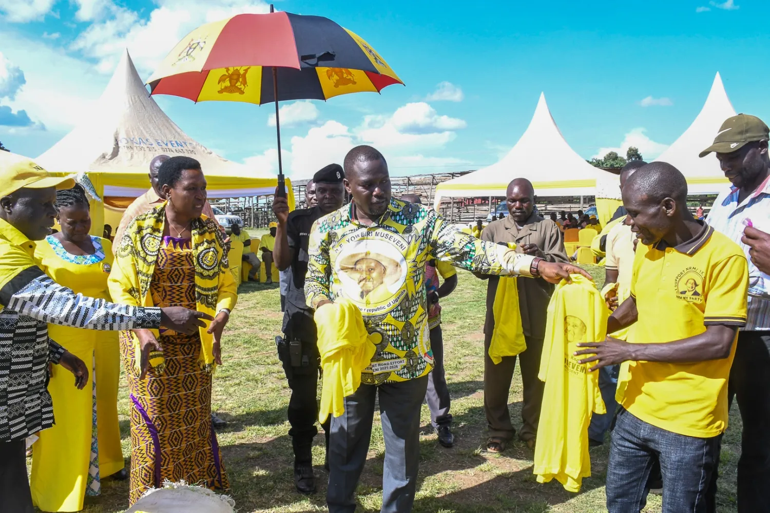 Over 700 in Zombo leave opposition to join NRM