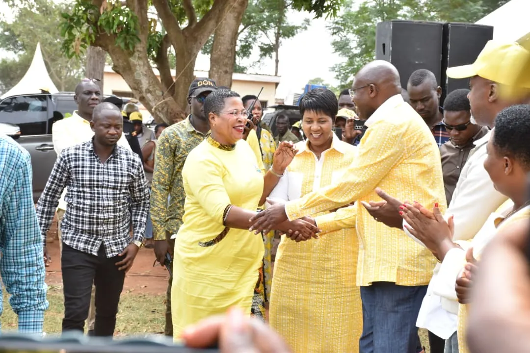 NRM top leadership receives flowers for resounding polls victory